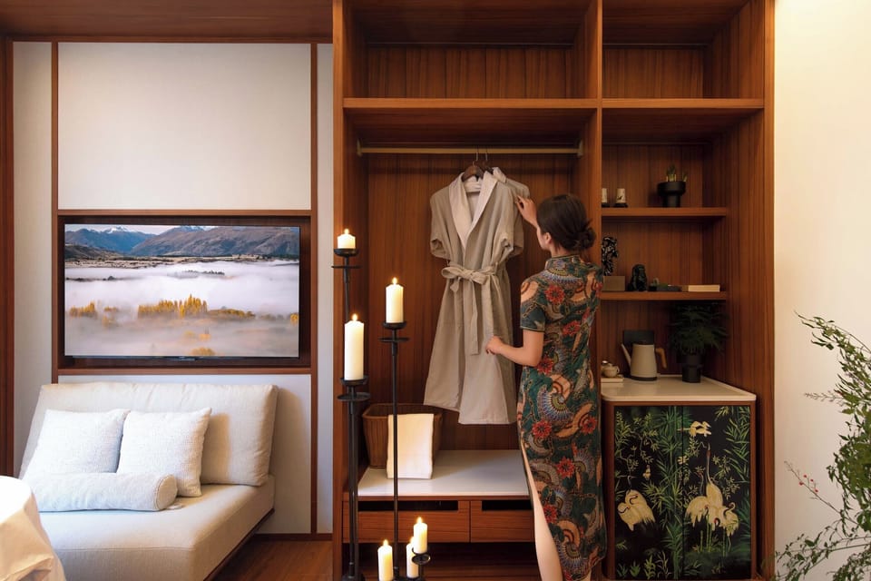 Executive Twin Room, Courtyard View | Down comforters, desk, blackout drapes, iron/ironing board (on request)