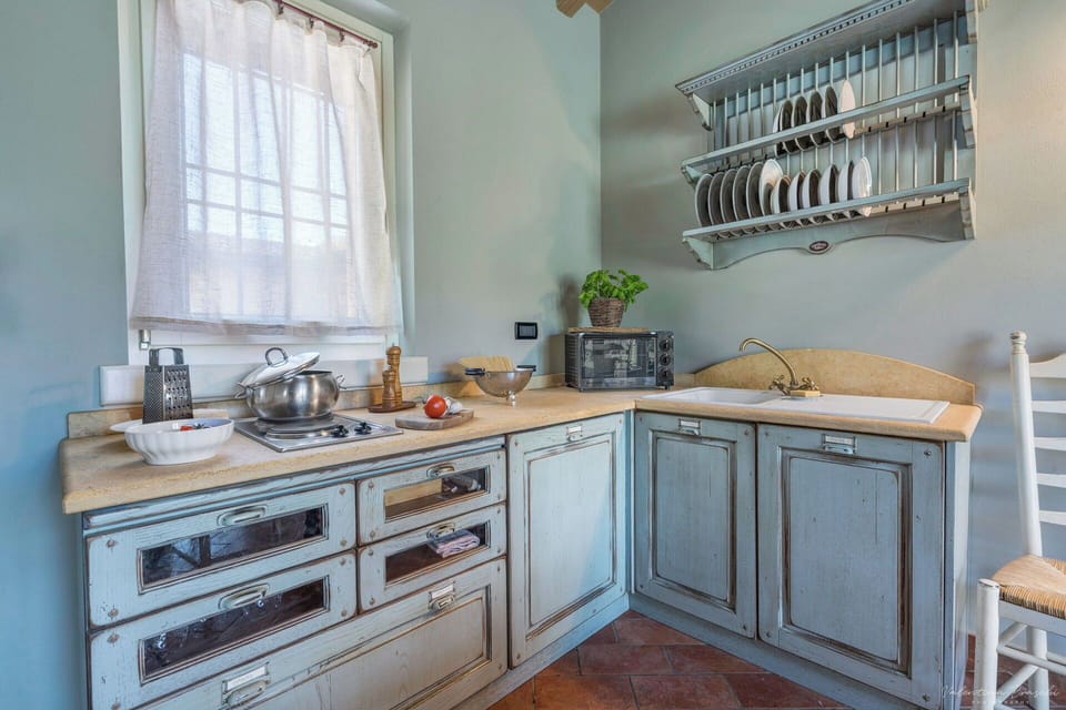 Autumn, Kitchen, Living Room, Spring, Summer