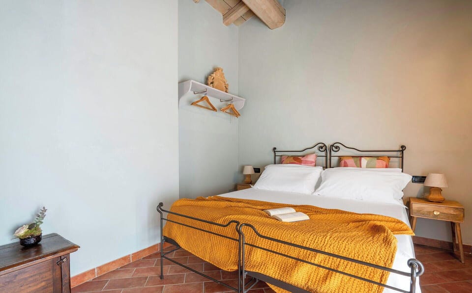 Autumn, Bedroom, Spring, Summer