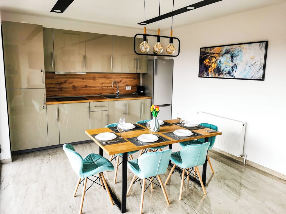Deluxe Apartment, Garden View | Dining