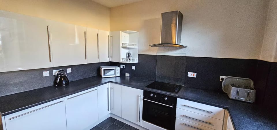 Fridge, microwave, oven