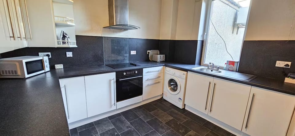 Fridge, microwave, oven