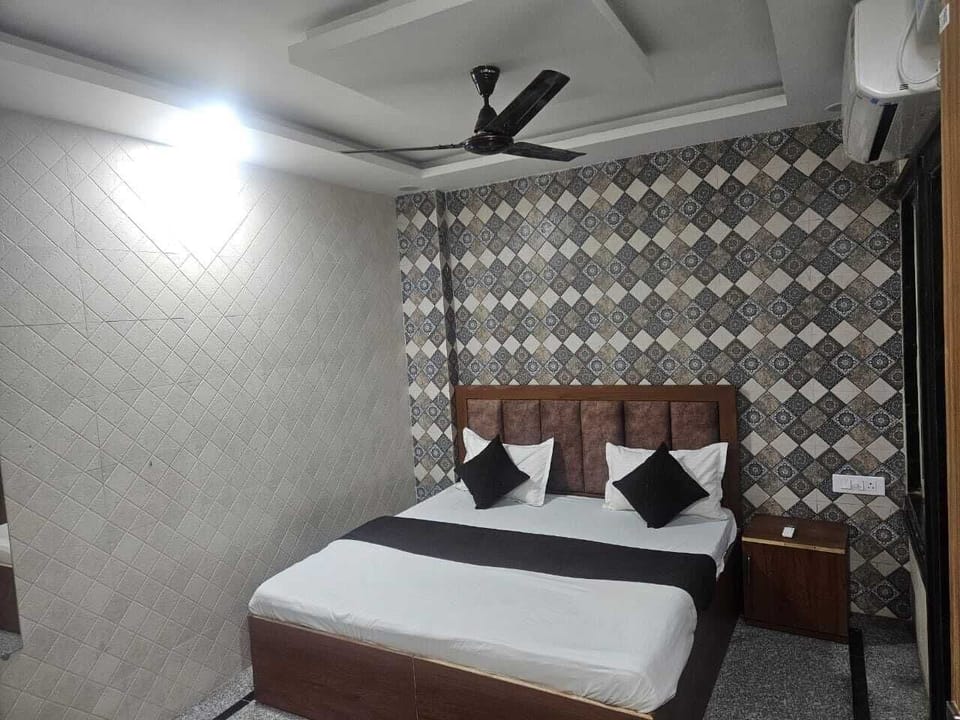 Single Room, Multiple Beds | Free WiFi