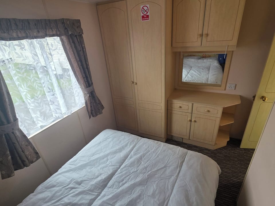 Cottage | 2 bedrooms, individually decorated, individually furnished