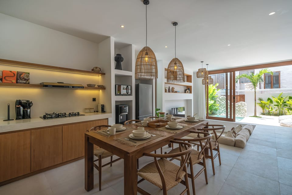 Luxury Villa, Pool View | Dining room