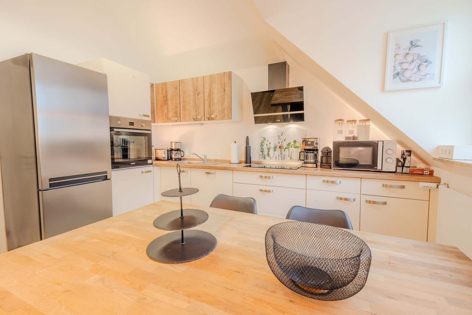 House | 5 bedrooms, high-speed internet