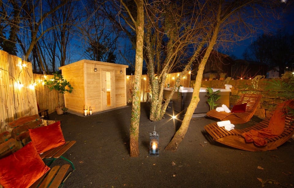 House | 5 bedrooms, high-speed internet