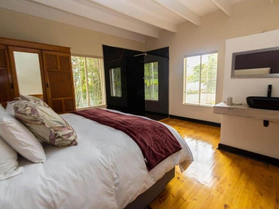 Comfort Double or Twin Room | Iron/ironing board (on request), WiFi (free)