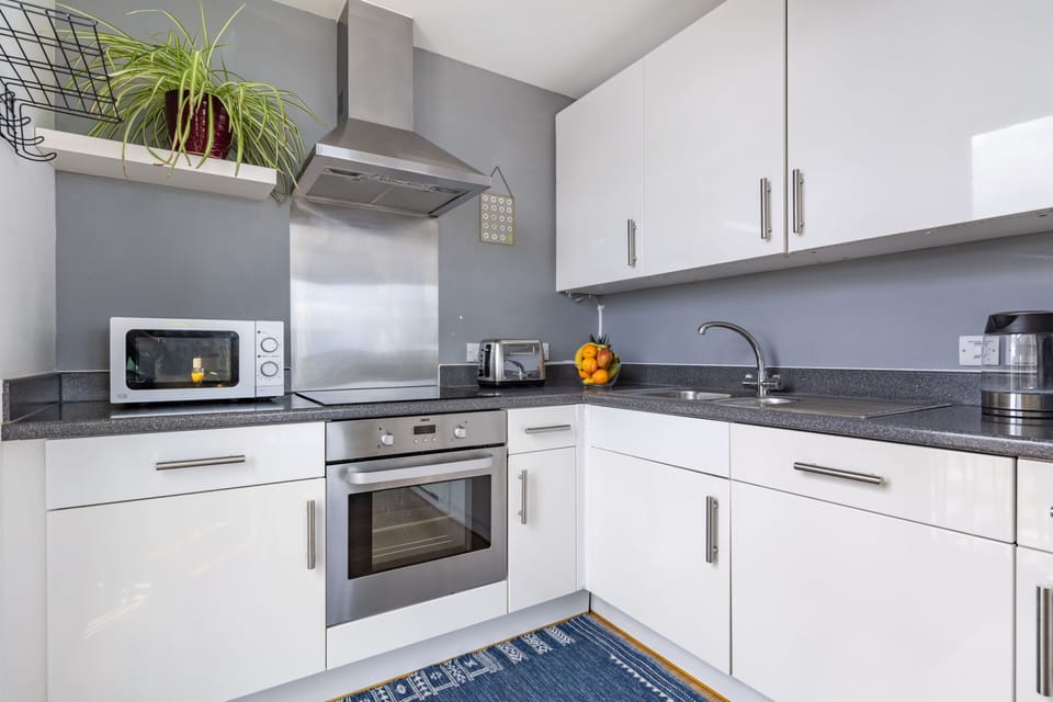 City Apartment, 1 Double Bed with Sofa bed, Non Smoking, City View | Private kitchen | Espresso maker, coffee/tea maker, electric kettle, highchair