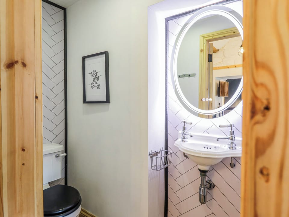 The Romantic Hideaway at Rhiw Goch Inn Cottage in Trawsfynydd