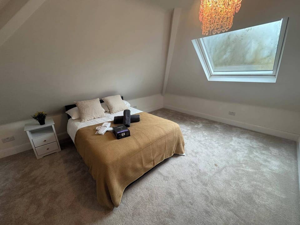 1 Bed - Sleeps 2 - Free Parking Apartment in London