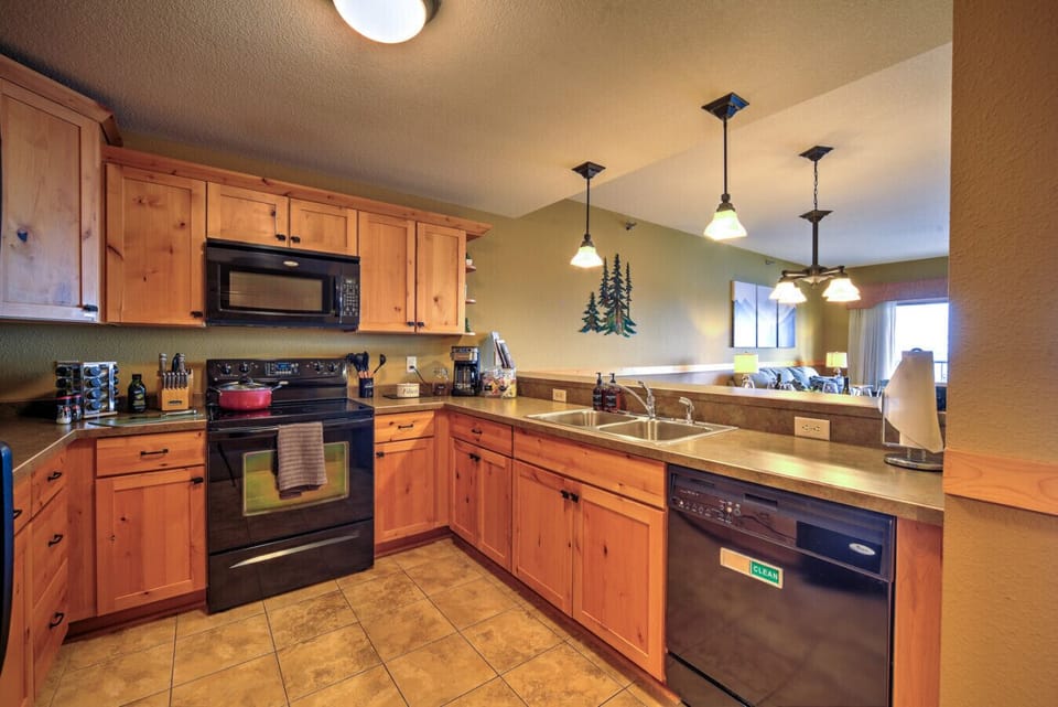 Full Kitchen | Dishwasher | Coffee Maker
