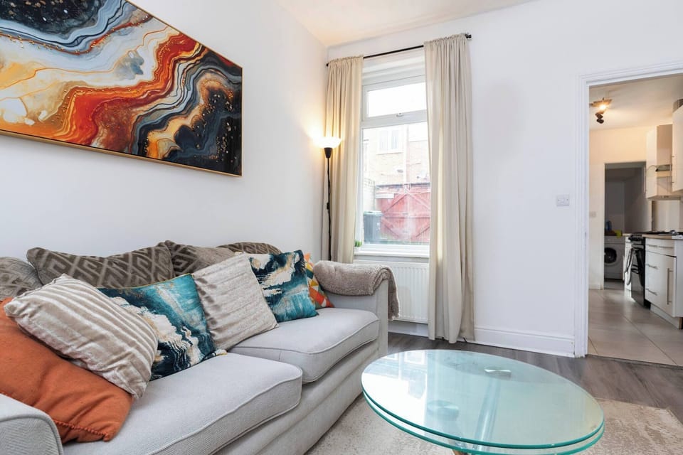 Apartment, 2 Bedrooms | Living area