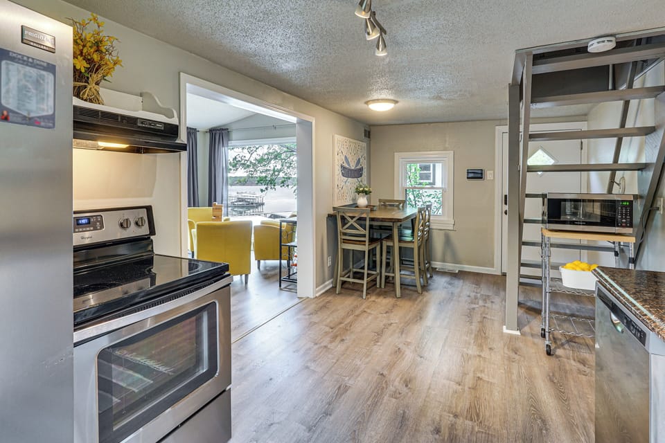 House (2 Bedrooms) | Interior