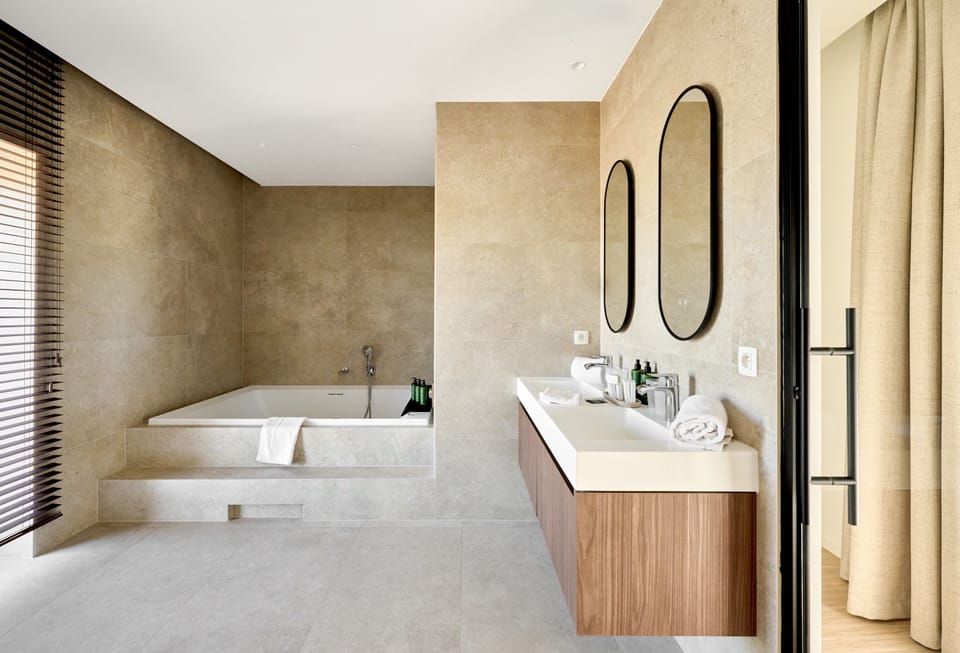 Royal Suite | Bathroom | Free toiletries, hair dryer, towels, soap