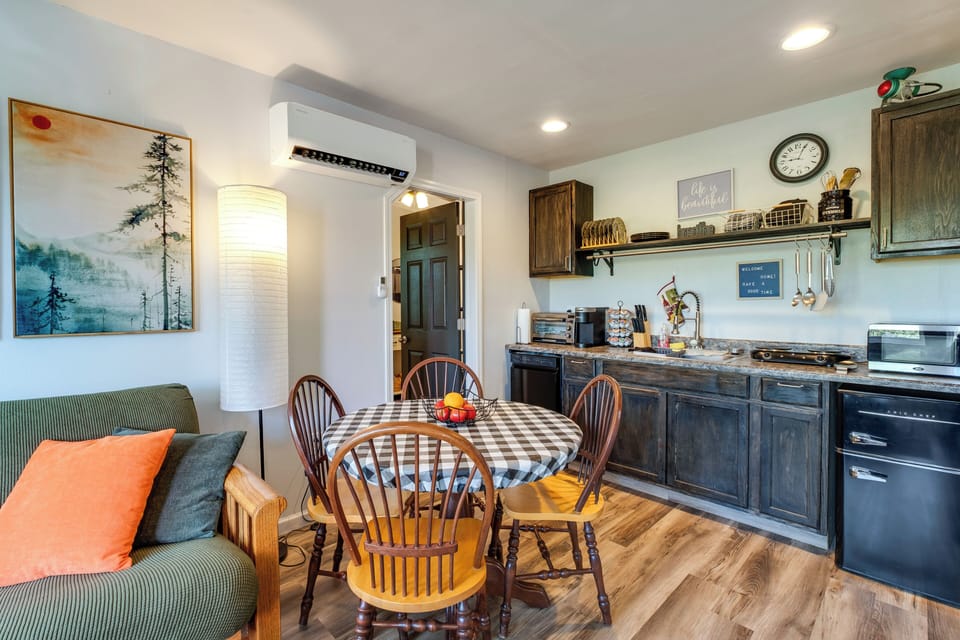 House (2 Bedrooms) | Interior