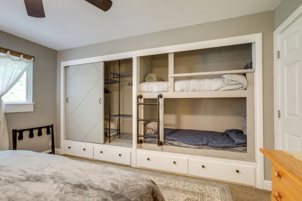 House (4 Bedrooms) | Interior