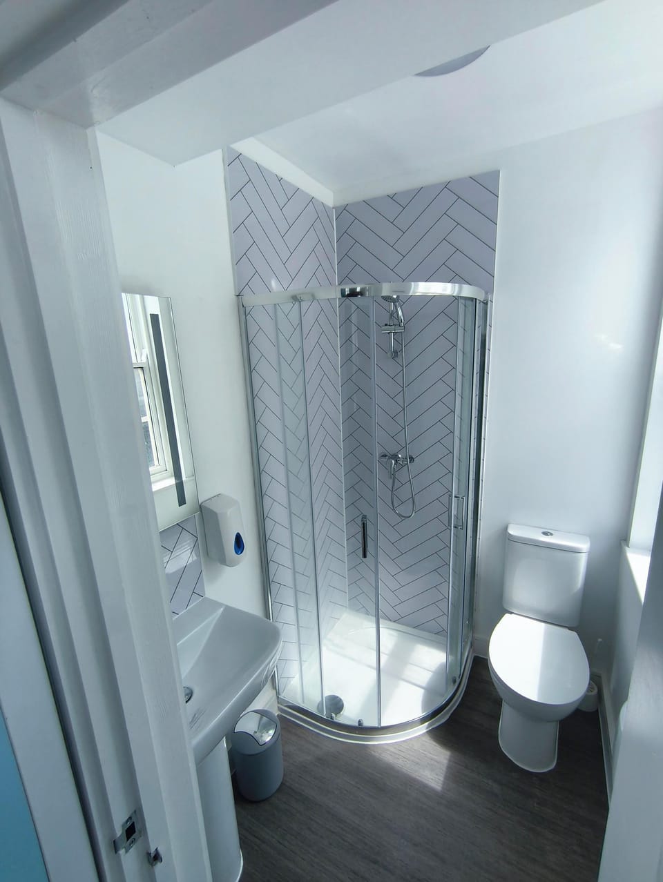 Shower, toilet paper