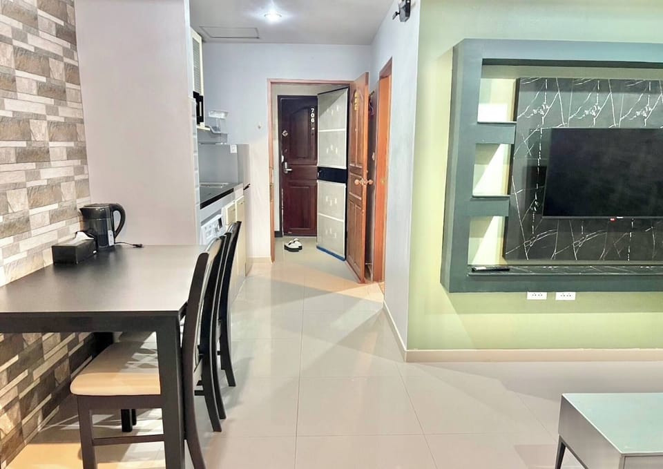 Condo, 1 Bedroom, Balcony | Dining