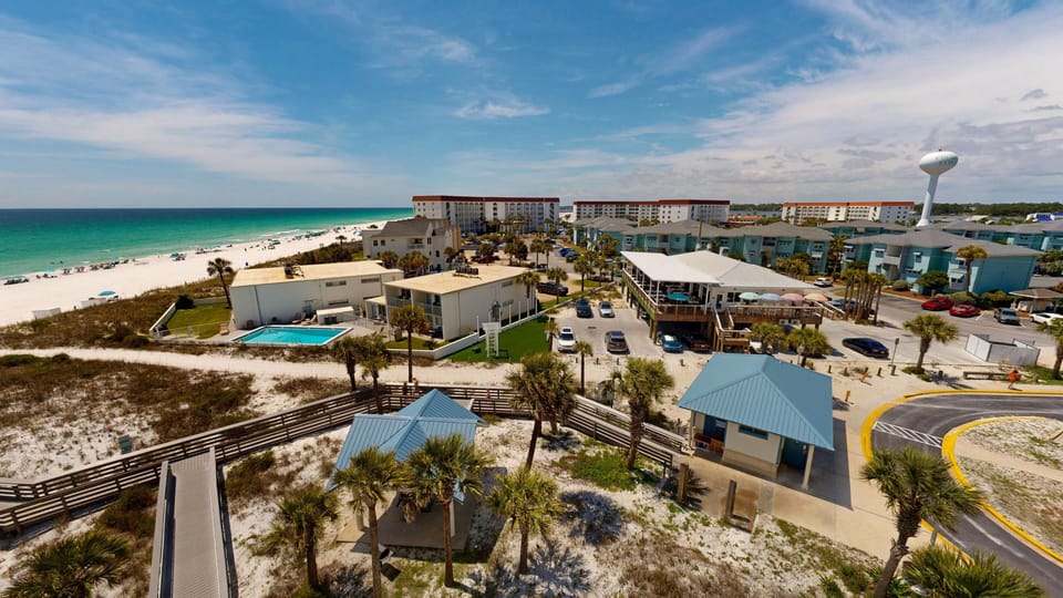 Condo, 2 Bedrooms | Exterior