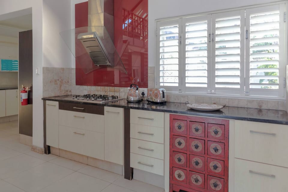 Villa, 3 Bedrooms, Smoking, Private Pool | Interior