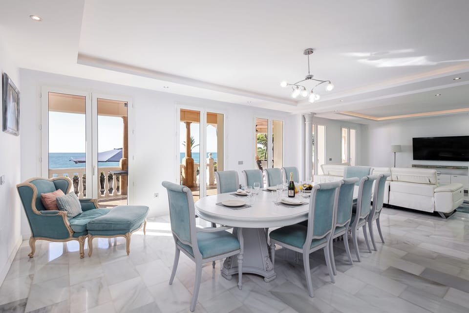 Spacious, light-filled indoor dining area designed for large groups & families.