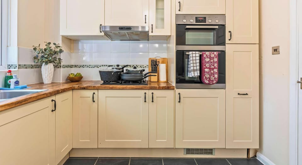 HIGH QUALITY KITCHEN EQUIPMENTS