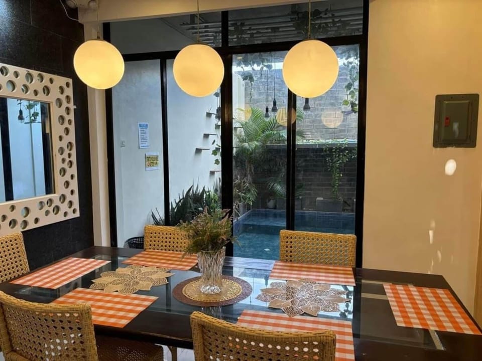 Comfort House, 4 Bedrooms, Private Pool | In-room dining