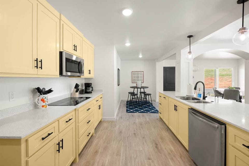 Microwave and cooktop