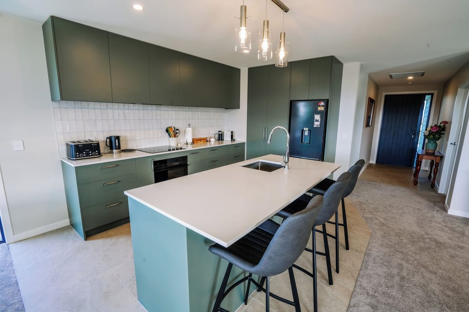 open floor plan with fully sized kitchen, dining are and living room