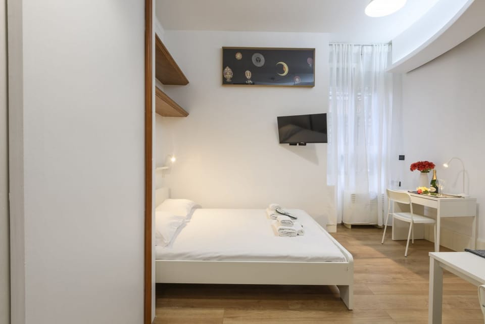 Visconti di Modrone, 18 - Small nest in central location Apartment in Milan