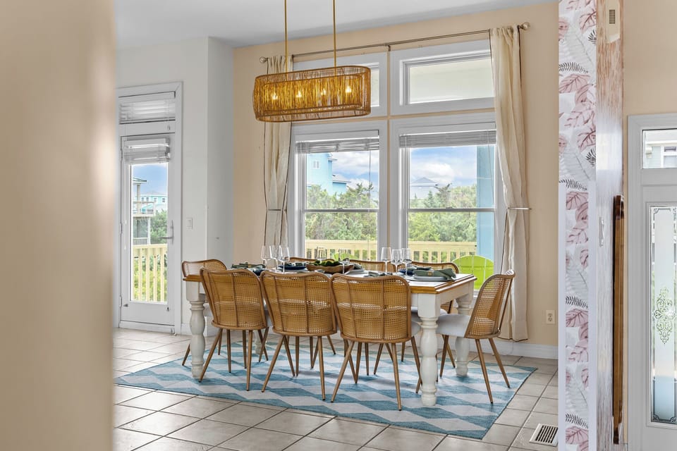 HIAV11: Surfside Playhouse | Mid Level Dining Area