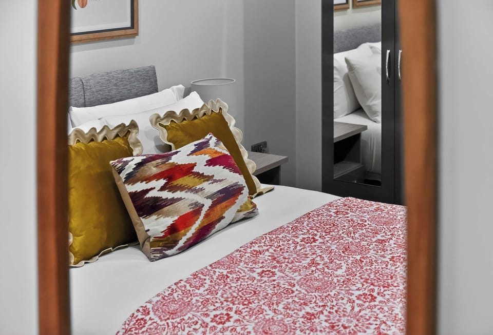 Central Belfast Graduate Collection Apartment in Belfast