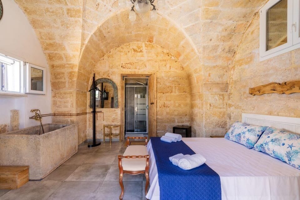 Villa, Pool View | In-room safe