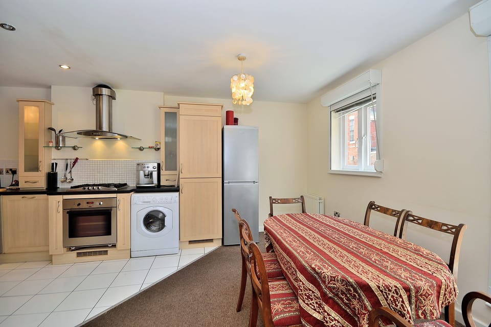 Classic Townhome, 3 Bedrooms | Private kitchen