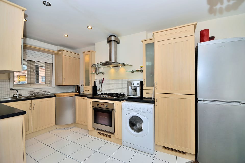 Classic Townhome, 3 Bedrooms | Private kitchen