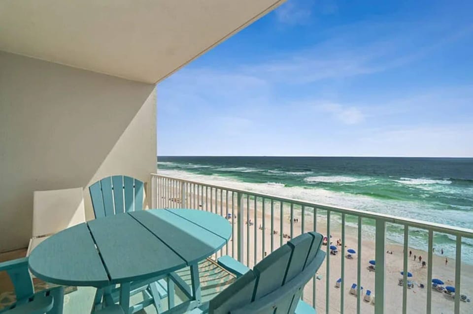 Deluxe Apartment, Balcony, Ocean View | Outdoor dining
