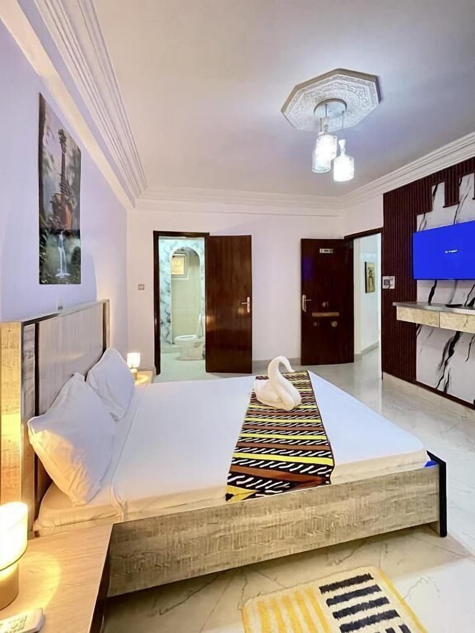 Free WiFi, bed sheets