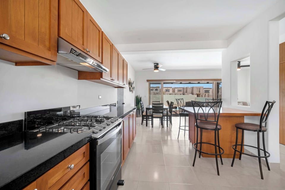 House, Multiple Beds, Pool Access, Partial Ocean View (Farallones 426) | Private kitchen