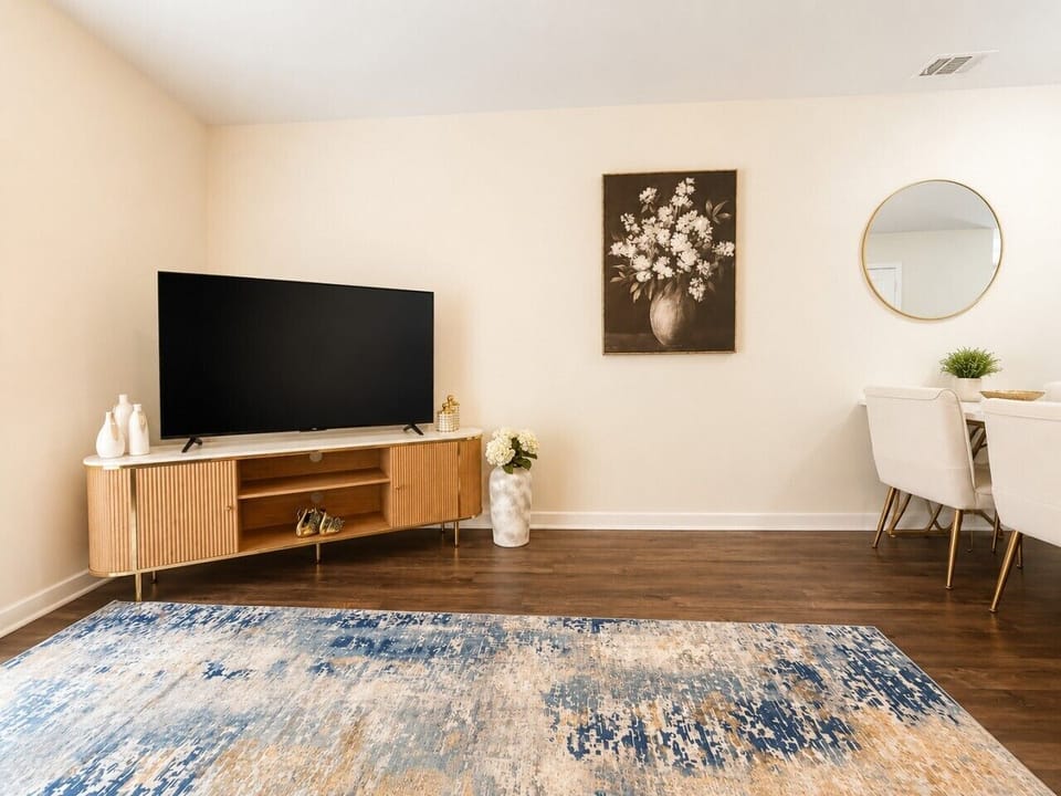 A cheerful space to gather, lounge, and stay awhile.