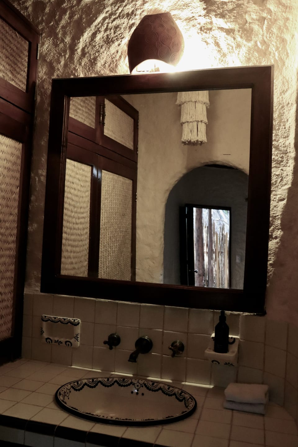 Deluxe Double Room | Bathroom | Shower, free toiletries, towels, soap
