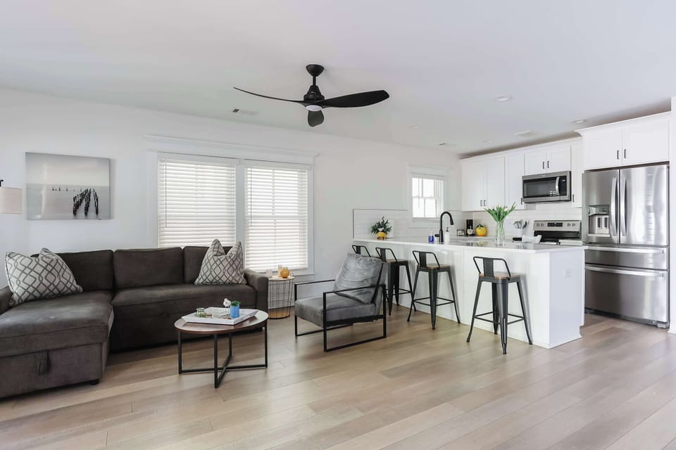 Bright and inviting living area with comfortable seating