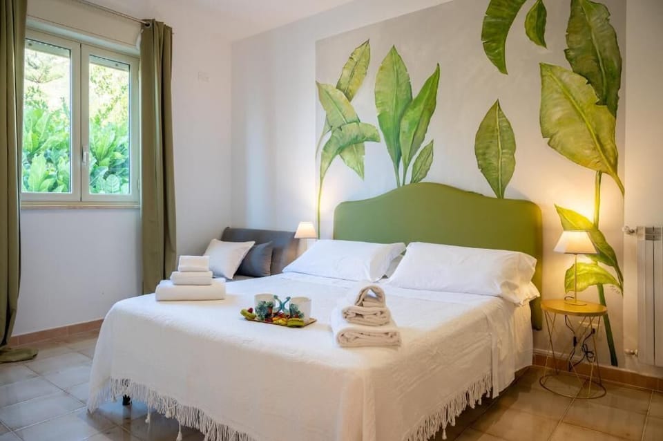 Standard Double Room | Iron/ironing board, free WiFi