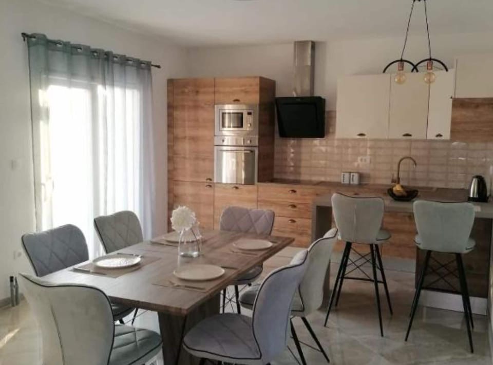 Apartment (Two Bedroom Apartment with rooftop sw) | Dining room