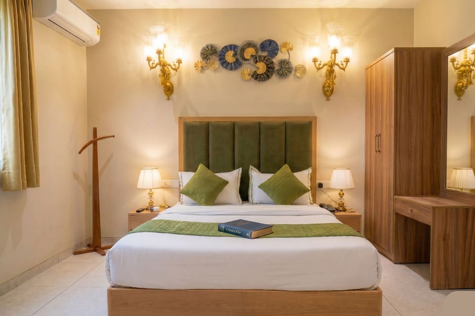 Deluxe Double Room, Garden View | Laptop workspace, blackout drapes, iron/ironing board, free WiFi