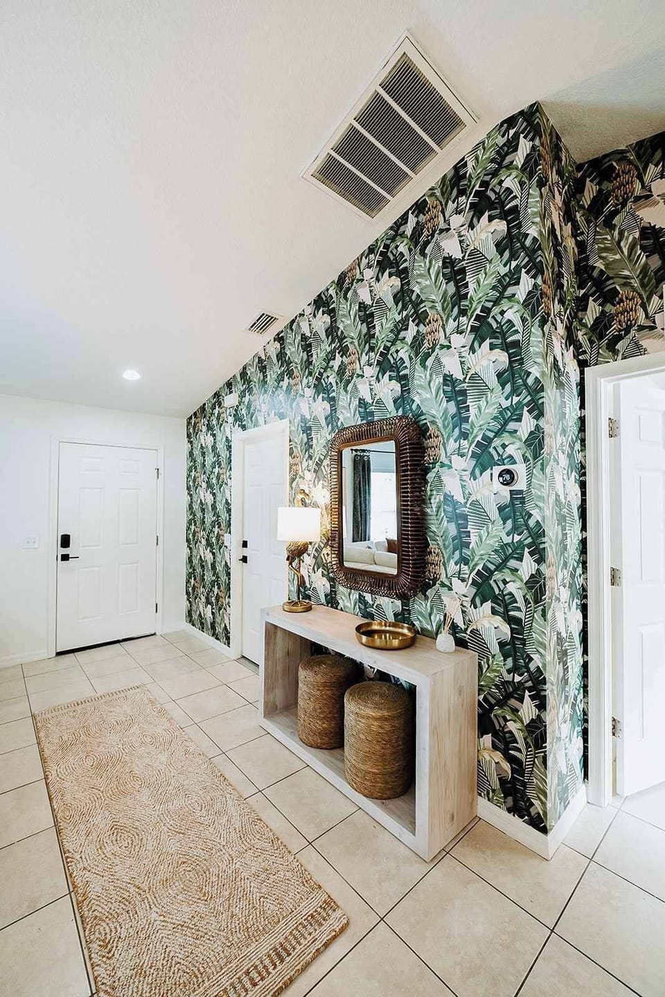 Bold. Beautiful. Unforgettable. Sunshine Villa makes a statement from the very first step inside. 