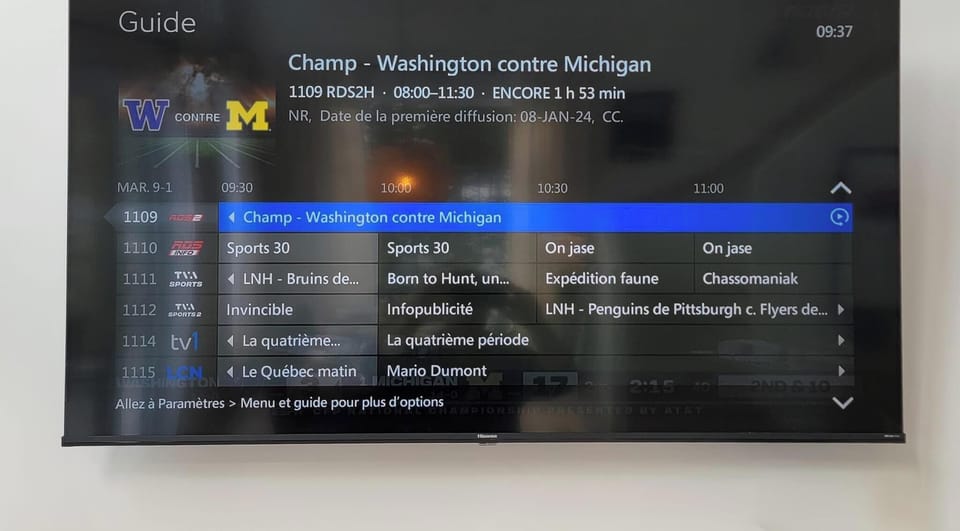 TV 65" par câble au salon : Radio-Canada, TVA... et RDS pour vos matchs de hockey préférés ;-)