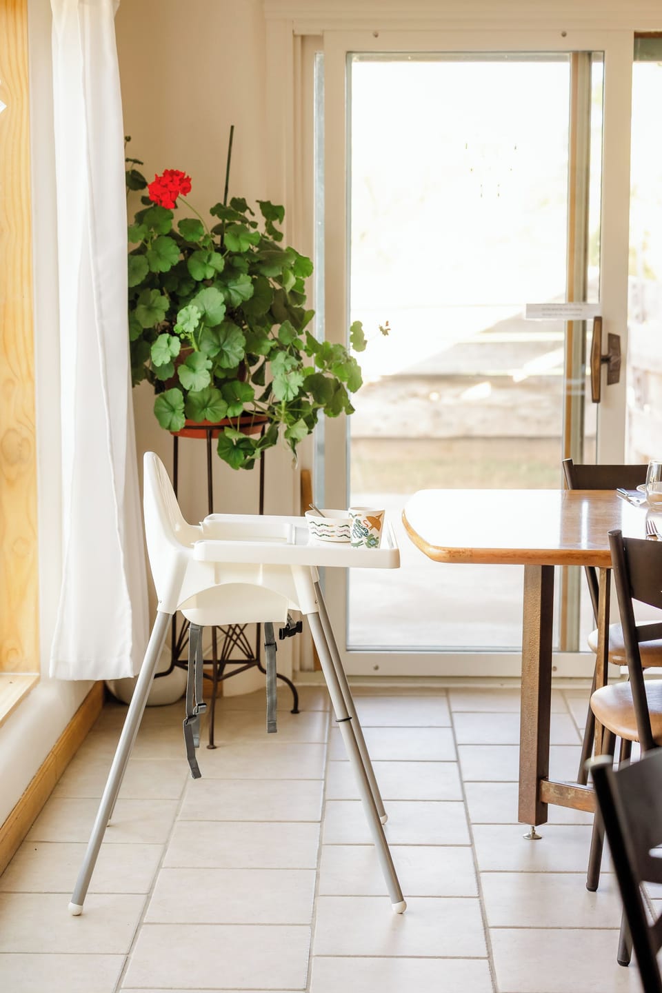 A highchair, kids plates and utensils are avaliable for our kiddo guests. 