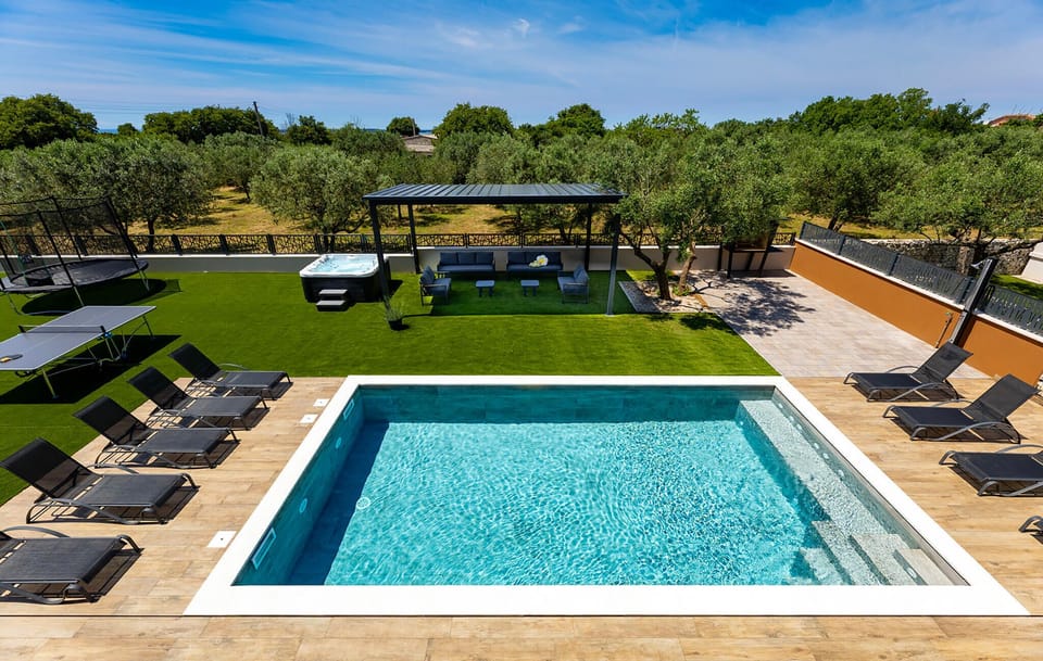 pool