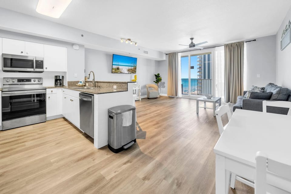Condo, 1 Queen Bed with Sofa bed (Shores of Panama 925) | Interior